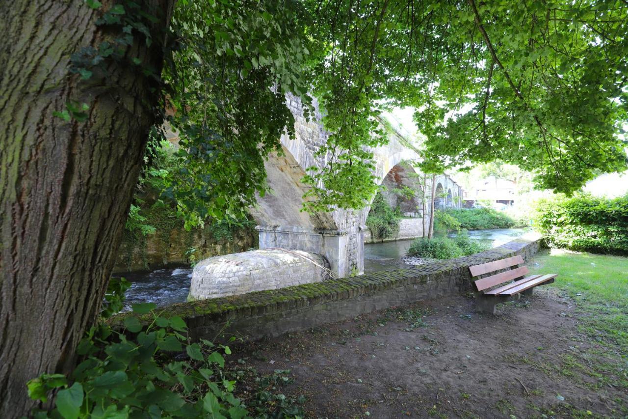 Aux Berges Du Bocq Villa Yvoir Exterior photo